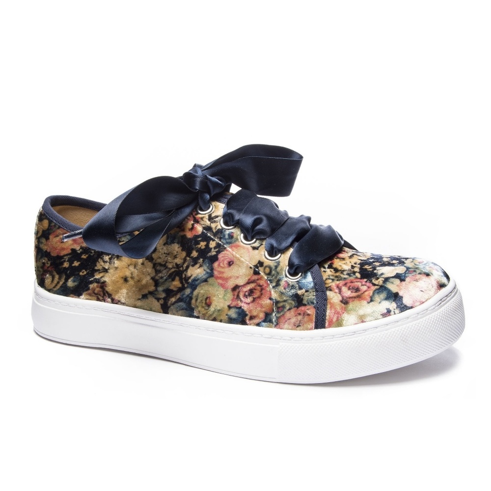 Dirty Laundry Size 6.5 Floral Velvet Shoes